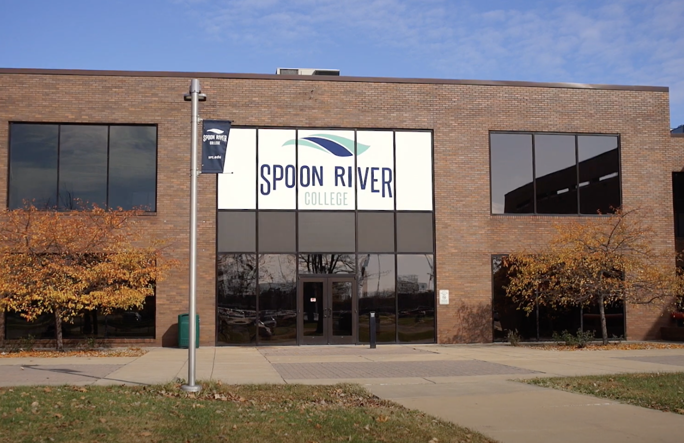 Image of main entrance to Spoon River College Canton campus.
