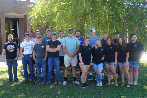 Students Team Up to Restore Arboretum at Spoon River College