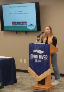 image of SRC scholarship recipient Jena Goforth speaking at the President's Reception 